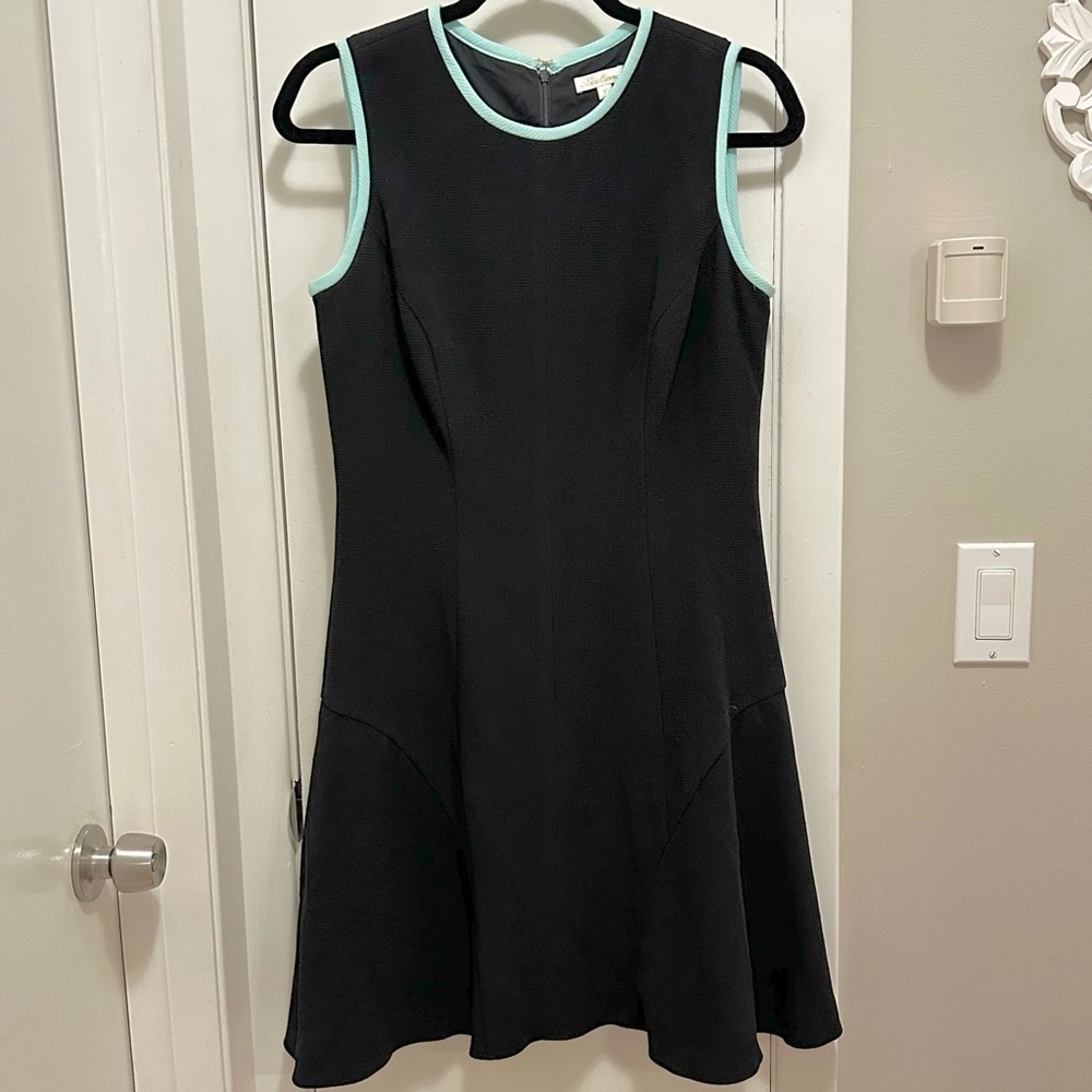 Shoshanna Fit & Flare Textured Skater Mini Dress 8 Black w/ Aqua Top Trim LBD